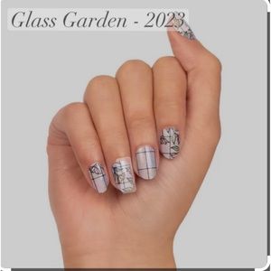 Color Street Glass  Garden (out of stock )Limited Edition